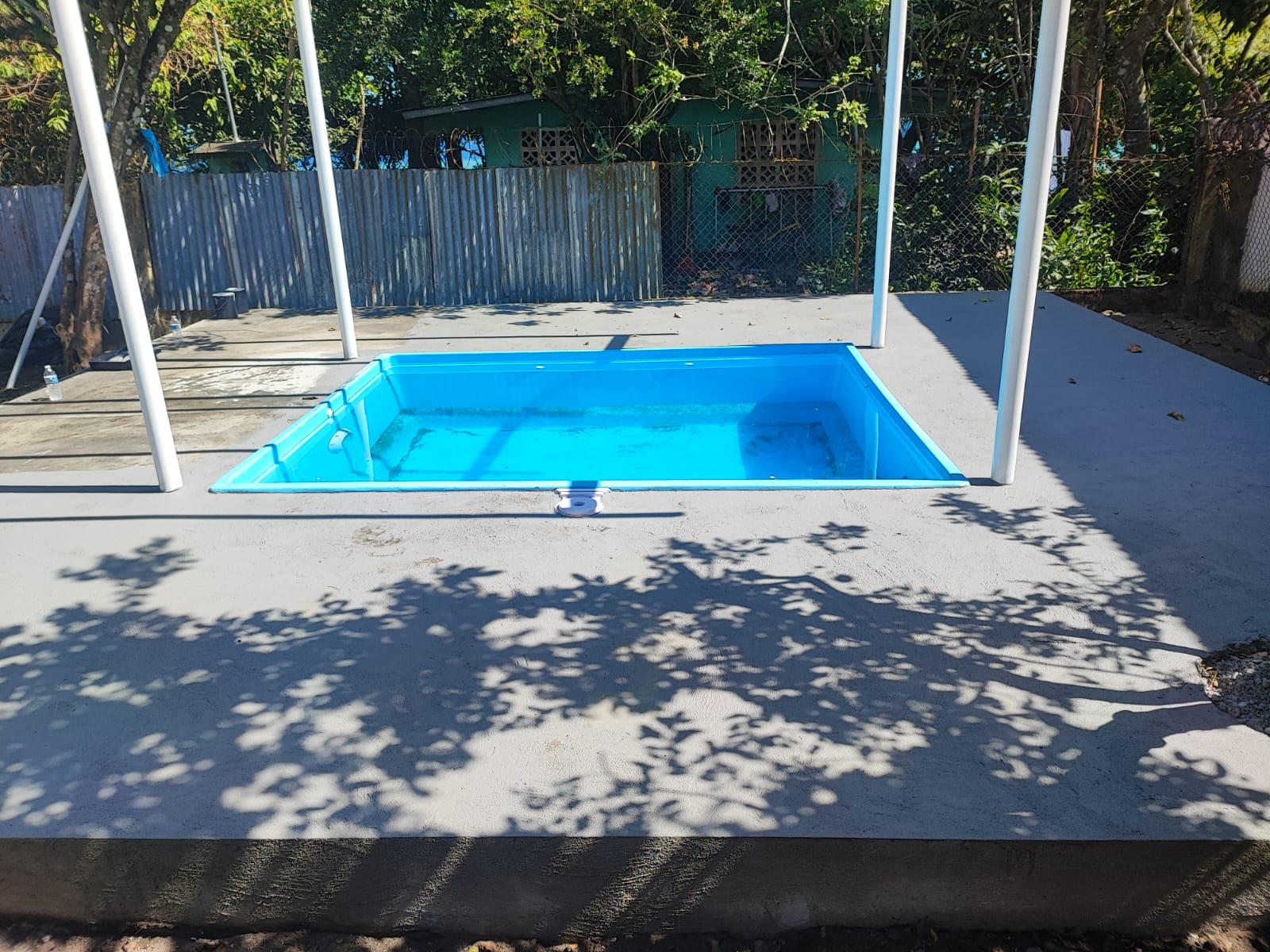 Piscina Nayara autoportante sin enterrar en fibra de vidrio