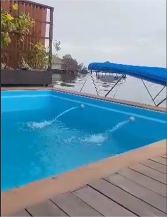 Piscina de fibra de vidrio Nayara 