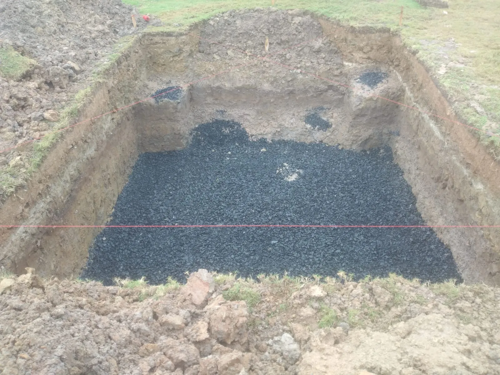 Excavación con base de grava para piscina