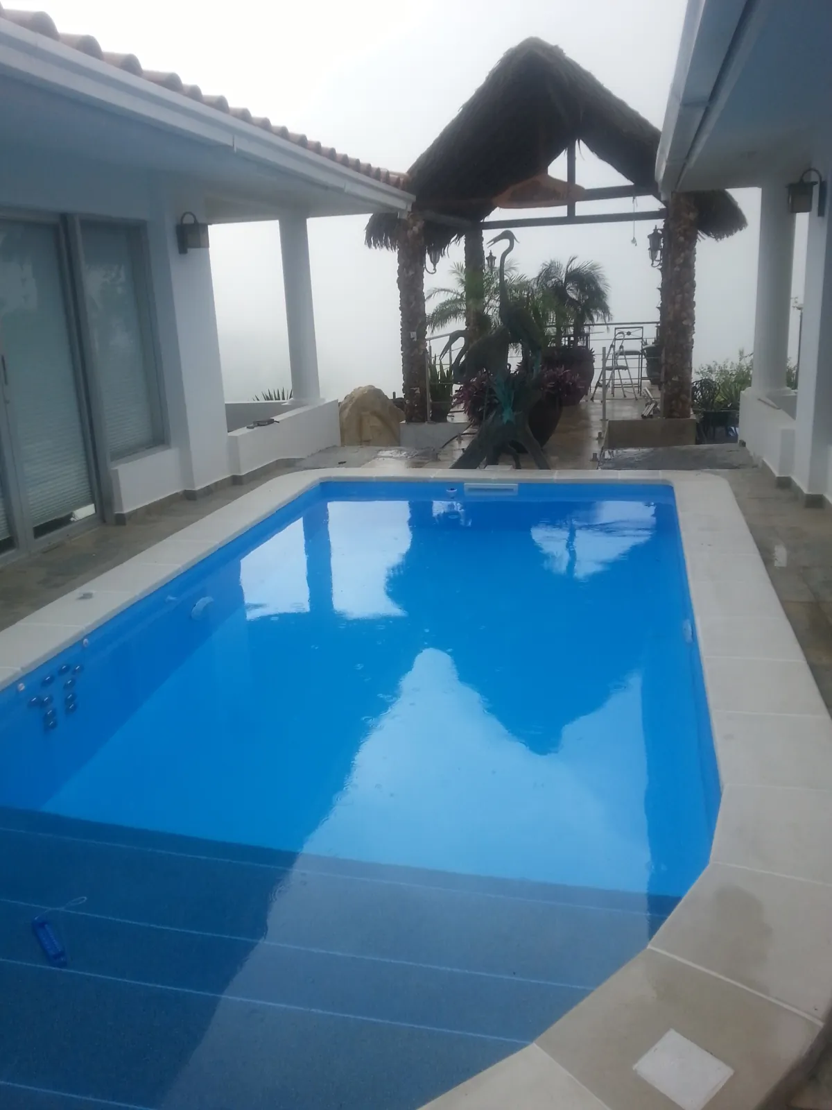 Piscina de fibra modelo Romana en Panamá